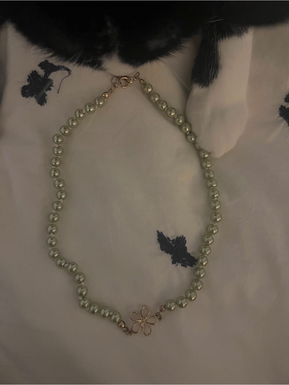 Urban Outfitters Green Pearl Necklace w/ Flower Charm